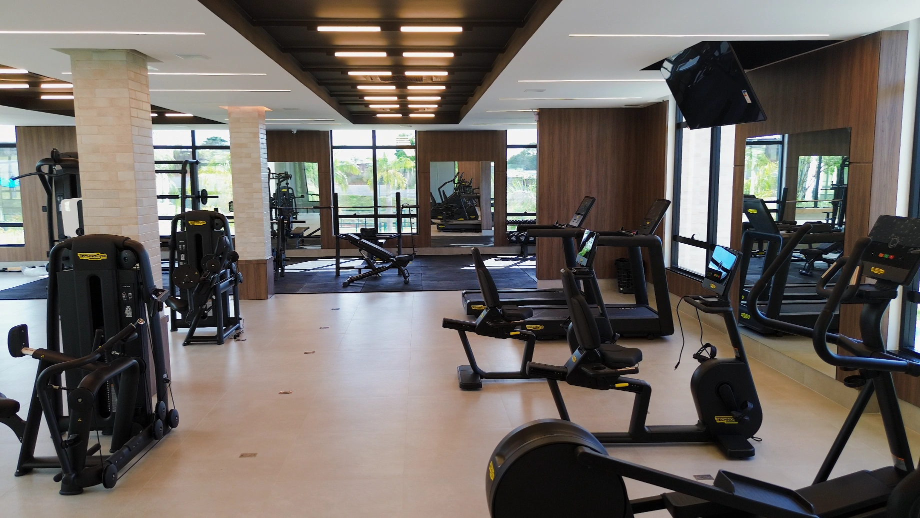 Academia 100% technogym